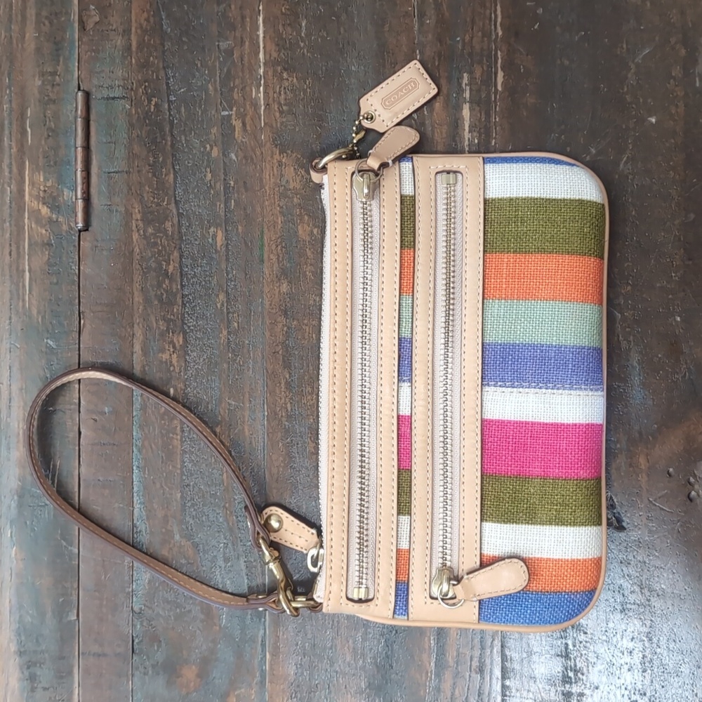 NWOT Coach Wristlet